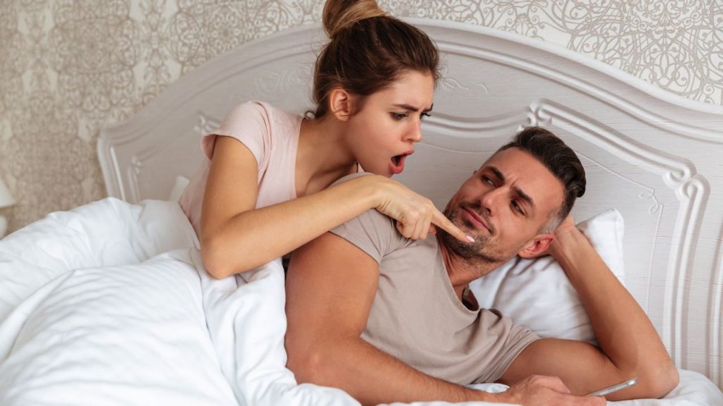 Signs That He Is Cheating On You